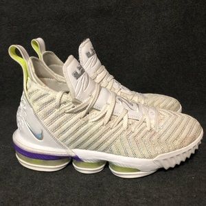 Nike Lebron 16 Buzz Lightyear Volt White Purple Grape AO2588-102 Men's Size 8